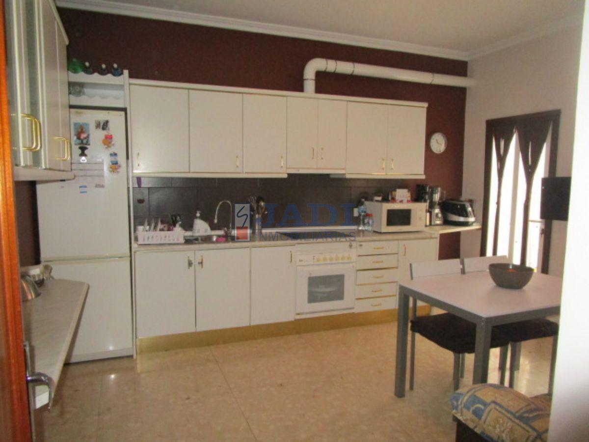 For sale of flat in Valdepeñas