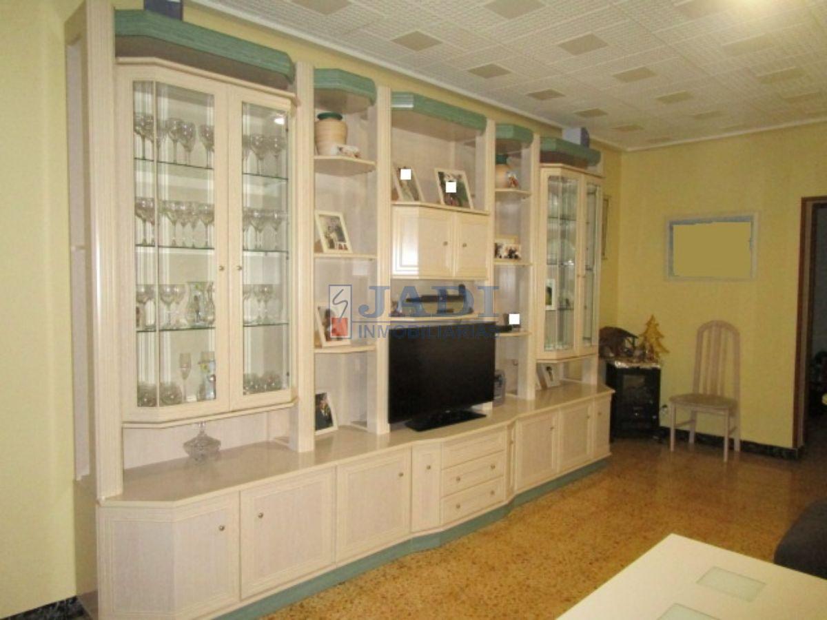 For sale of flat in Valdepeñas