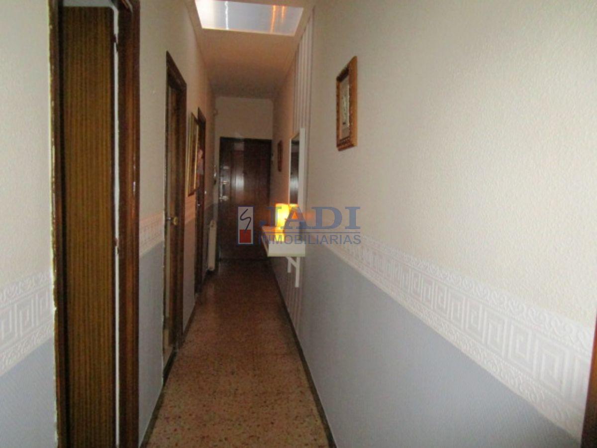 For sale of flat in Valdepeñas