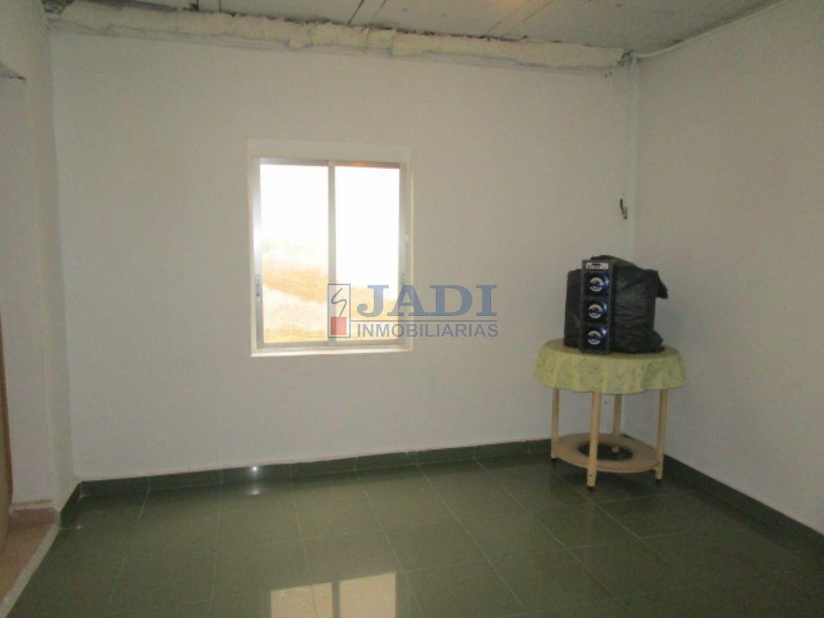 For sale of flat in Valdepeñas