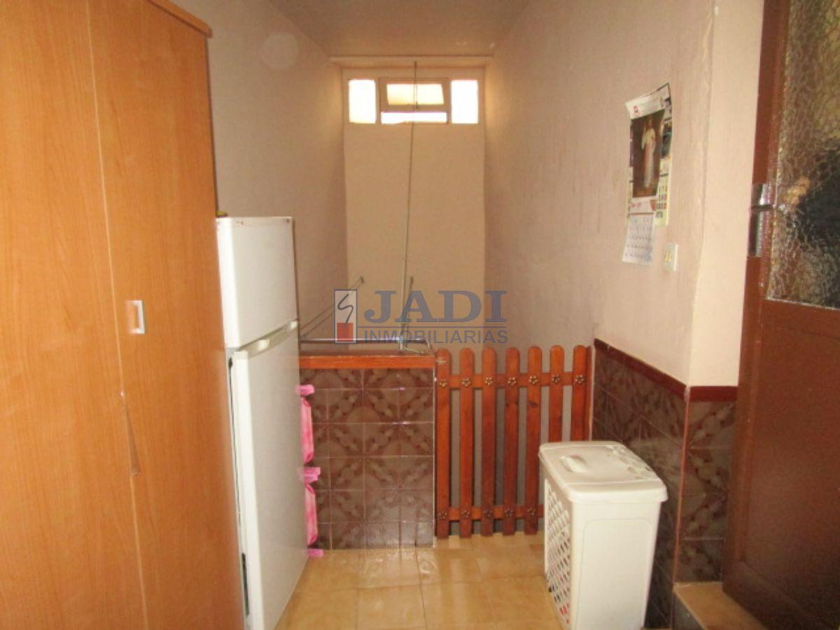 For sale of flat in Valdepeñas