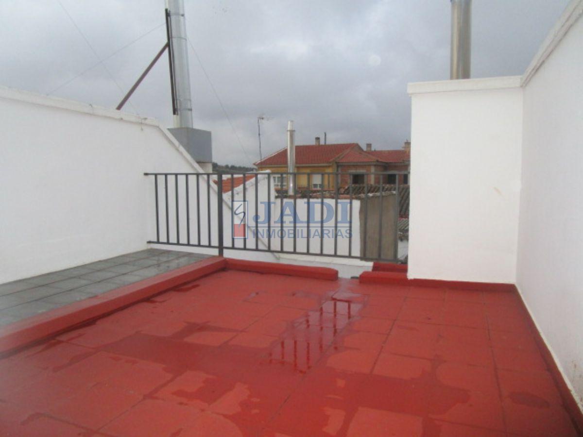 For sale of house in Valdepeñas