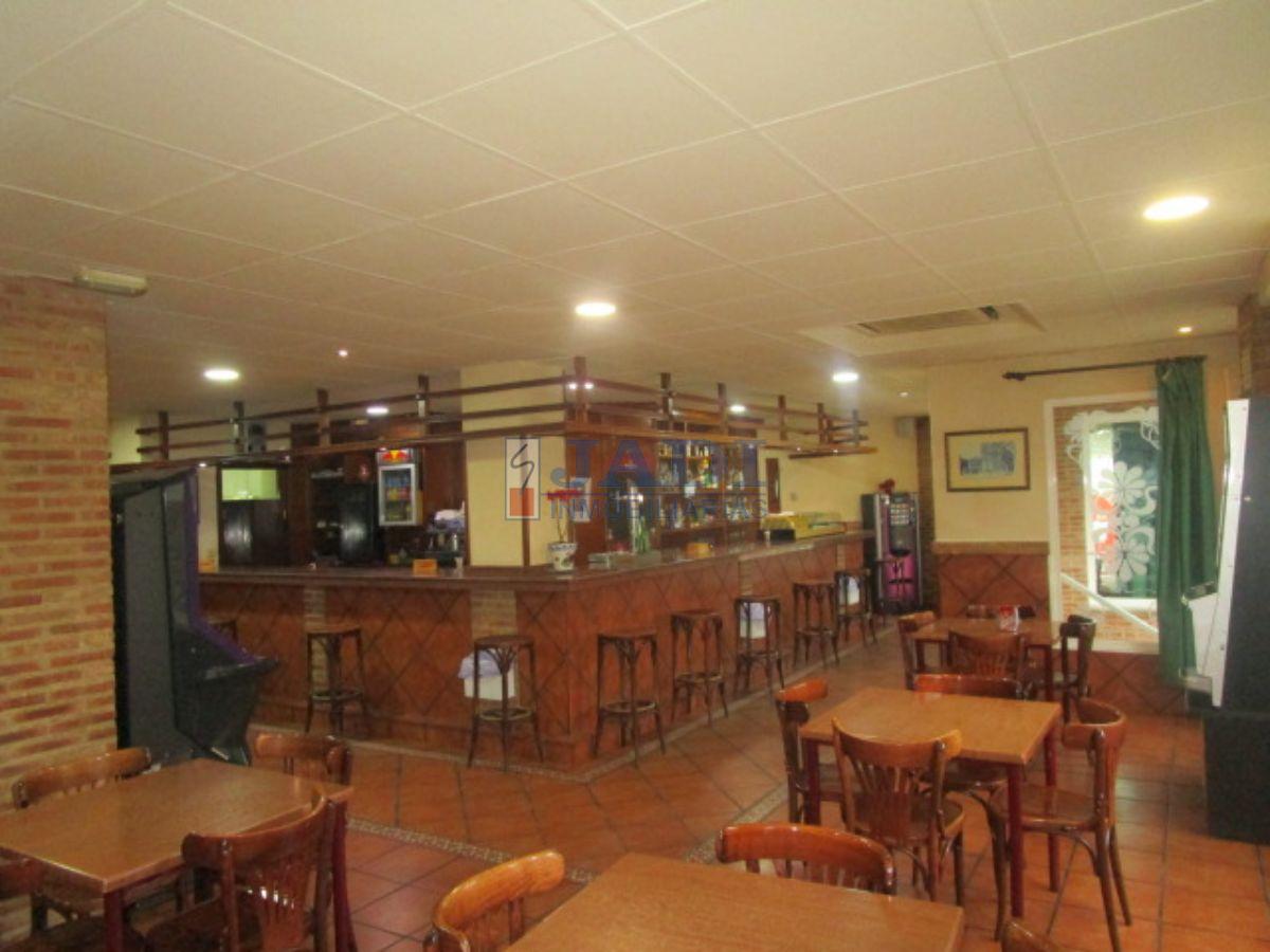 Venta de local comercial en Valdepeñas