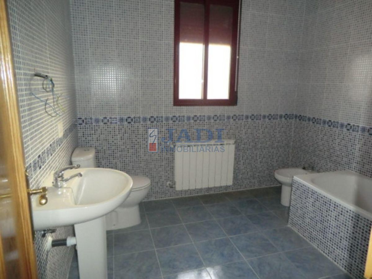 For sale of house in Valdepeñas