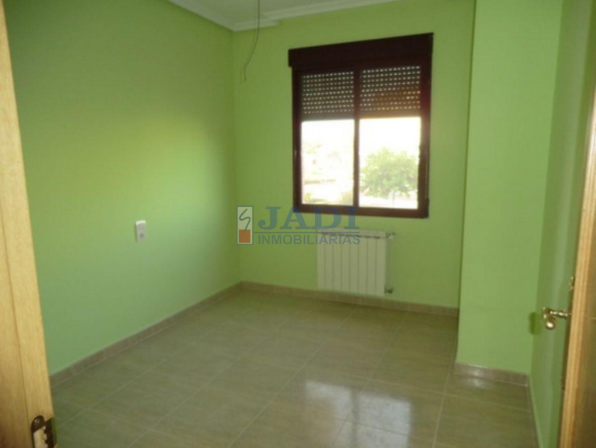 For sale of house in Valdepeñas