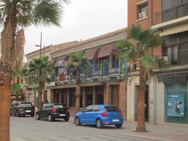 For sale of building in Manzanares