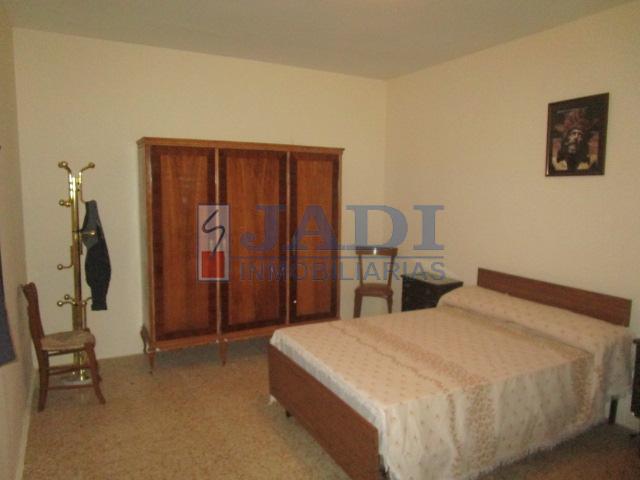 For sale of house in Valdepeñas