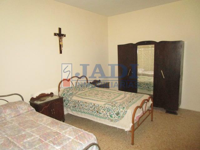 For sale of house in Valdepeñas