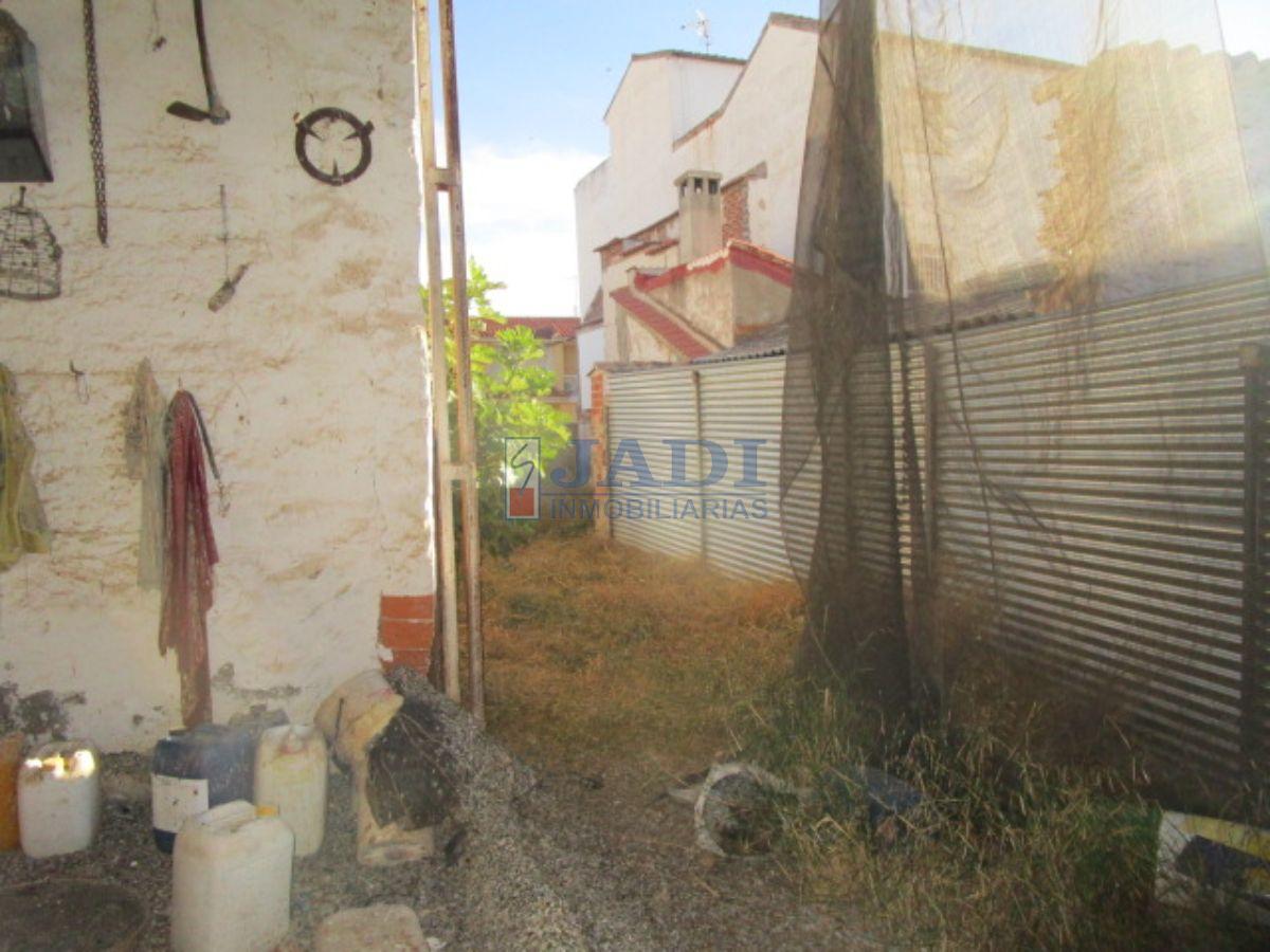 For sale of land in Valdepeñas