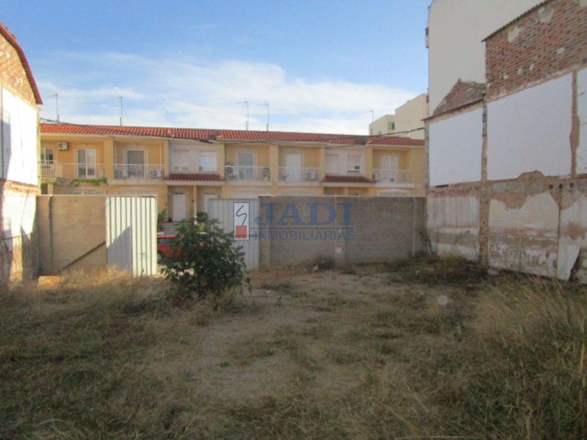 For sale of land in Valdepeñas