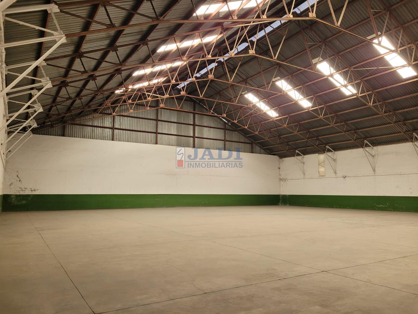 Venta de nave en Valdepeñas