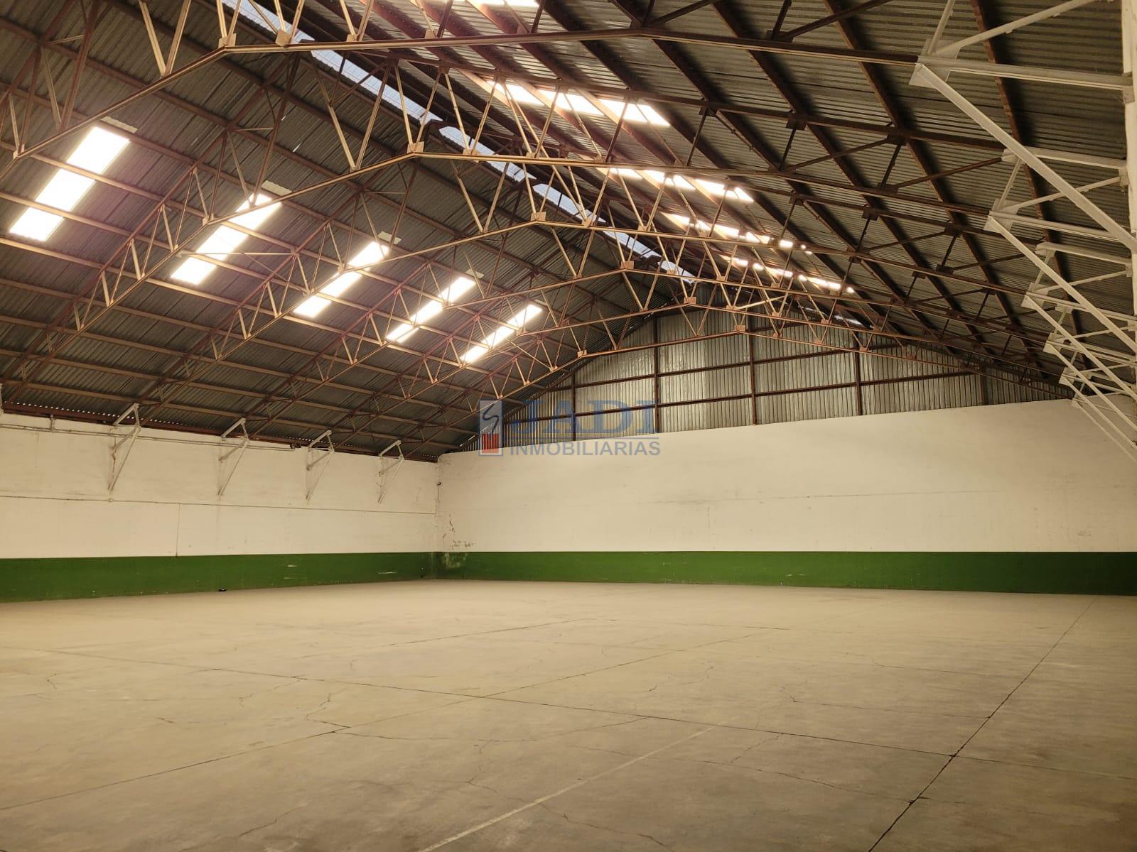 Venta de nave en Valdepeñas