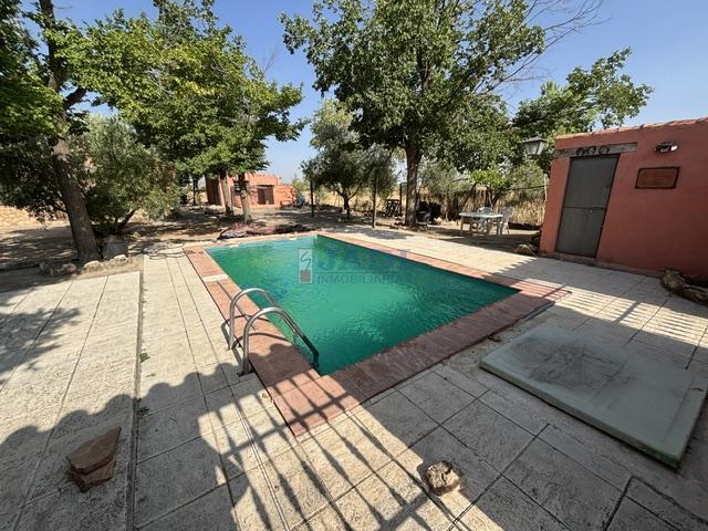 Venta de casa en Valdepeñas