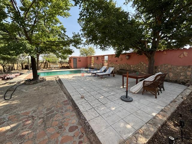Venta de casa en Valdepeñas