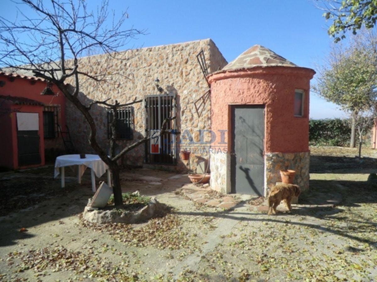 For sale of house in Valdepeñas