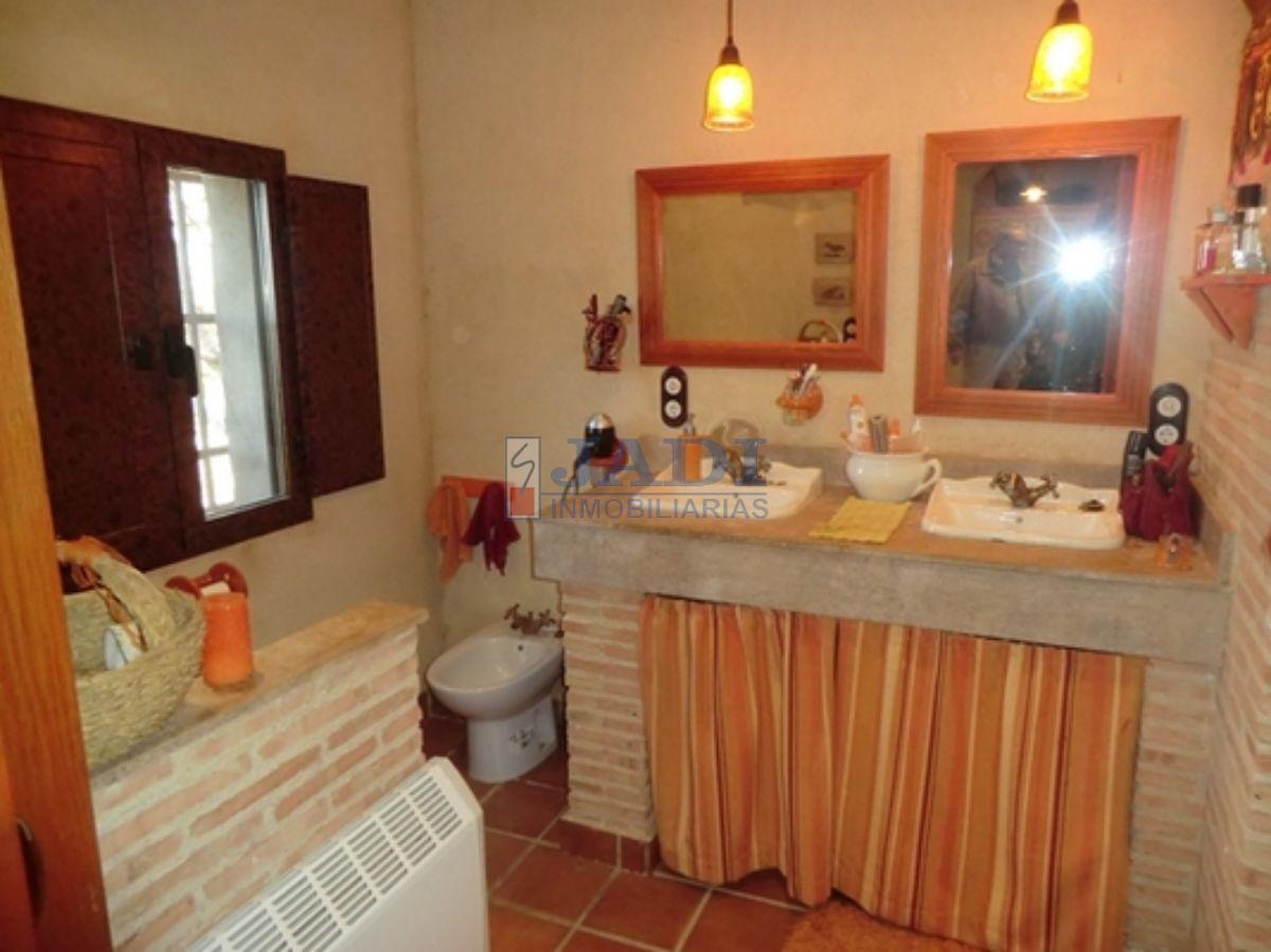 For sale of house in Valdepeñas