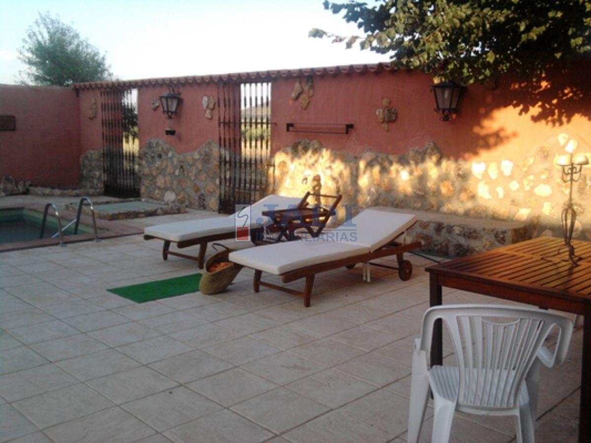 For sale of house in Valdepeñas