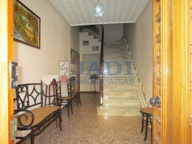 For sale of flat in Valdepeñas