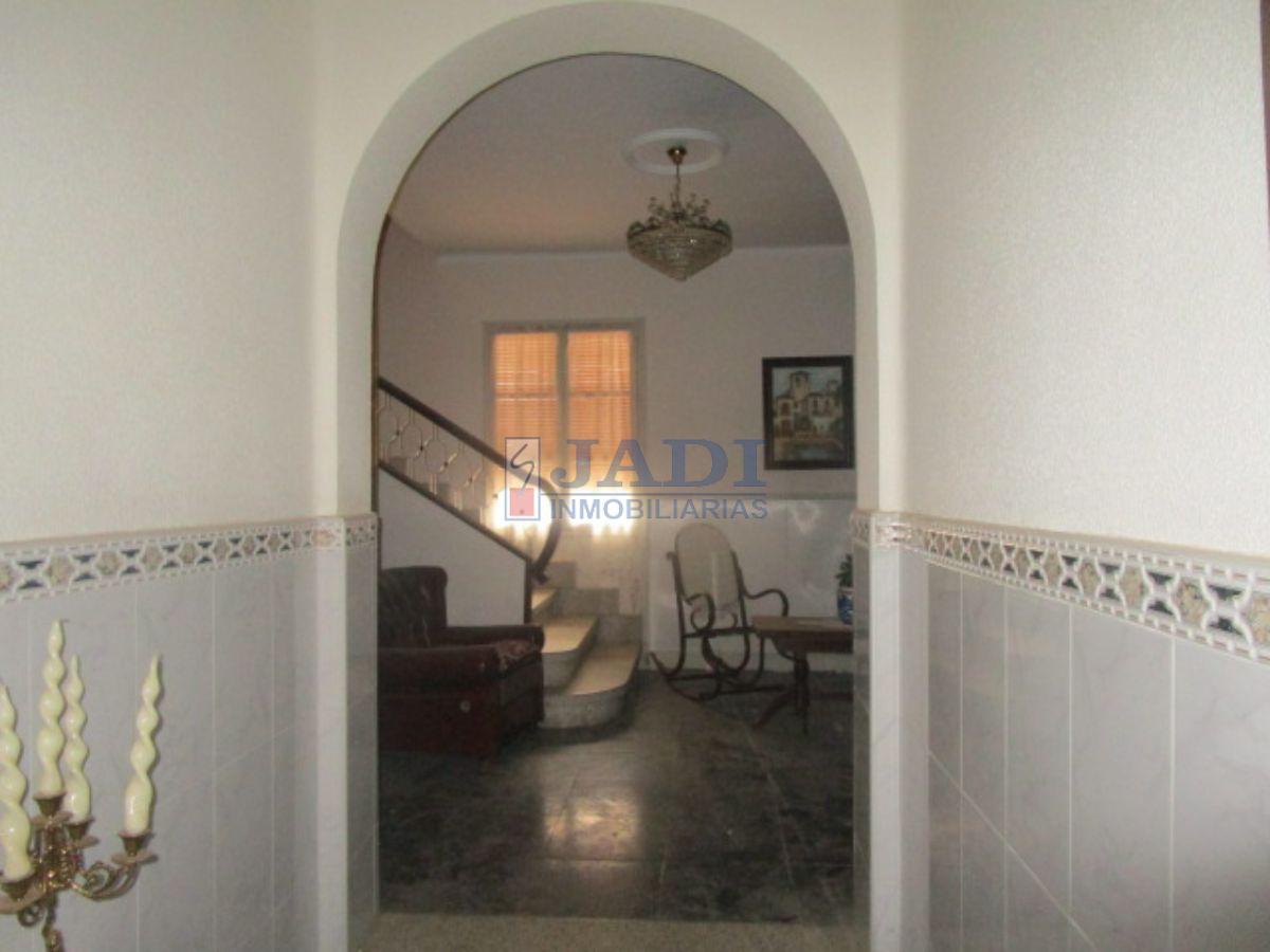 For sale of house in Valdepeñas