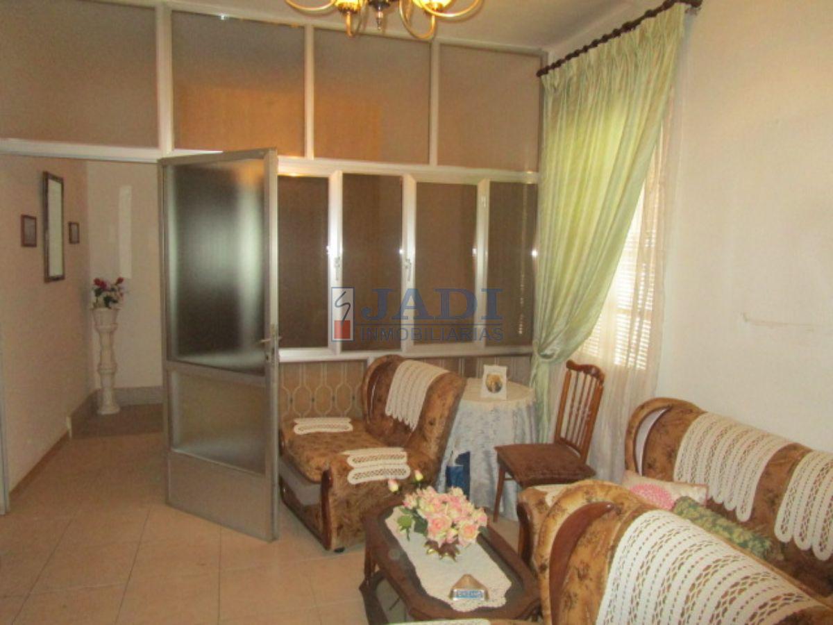 For sale of house in Valdepeñas