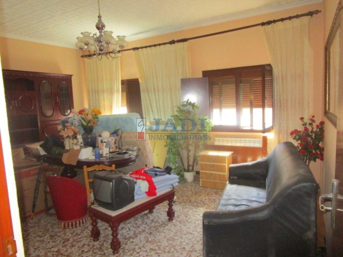 For sale of flat in Valdepeñas