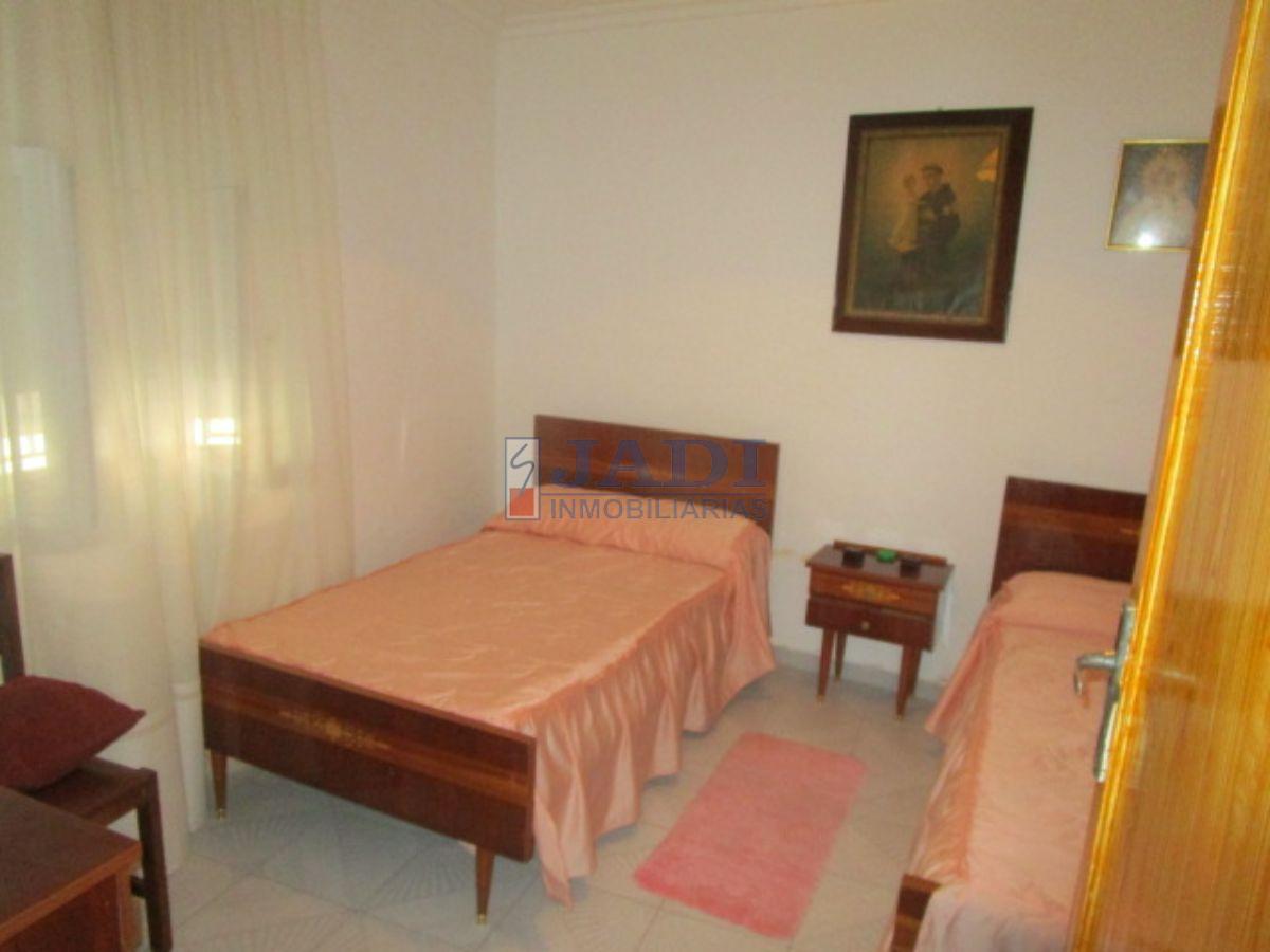For sale of house in Valdepeñas
