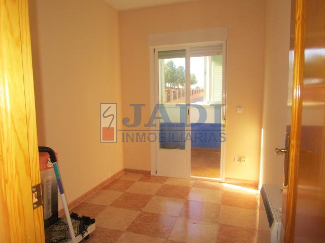 For sale of house in Valdepeñas