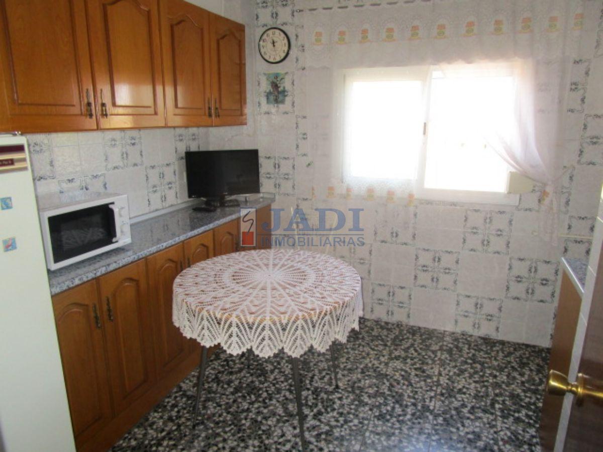 For sale of flat in Valdepeñas