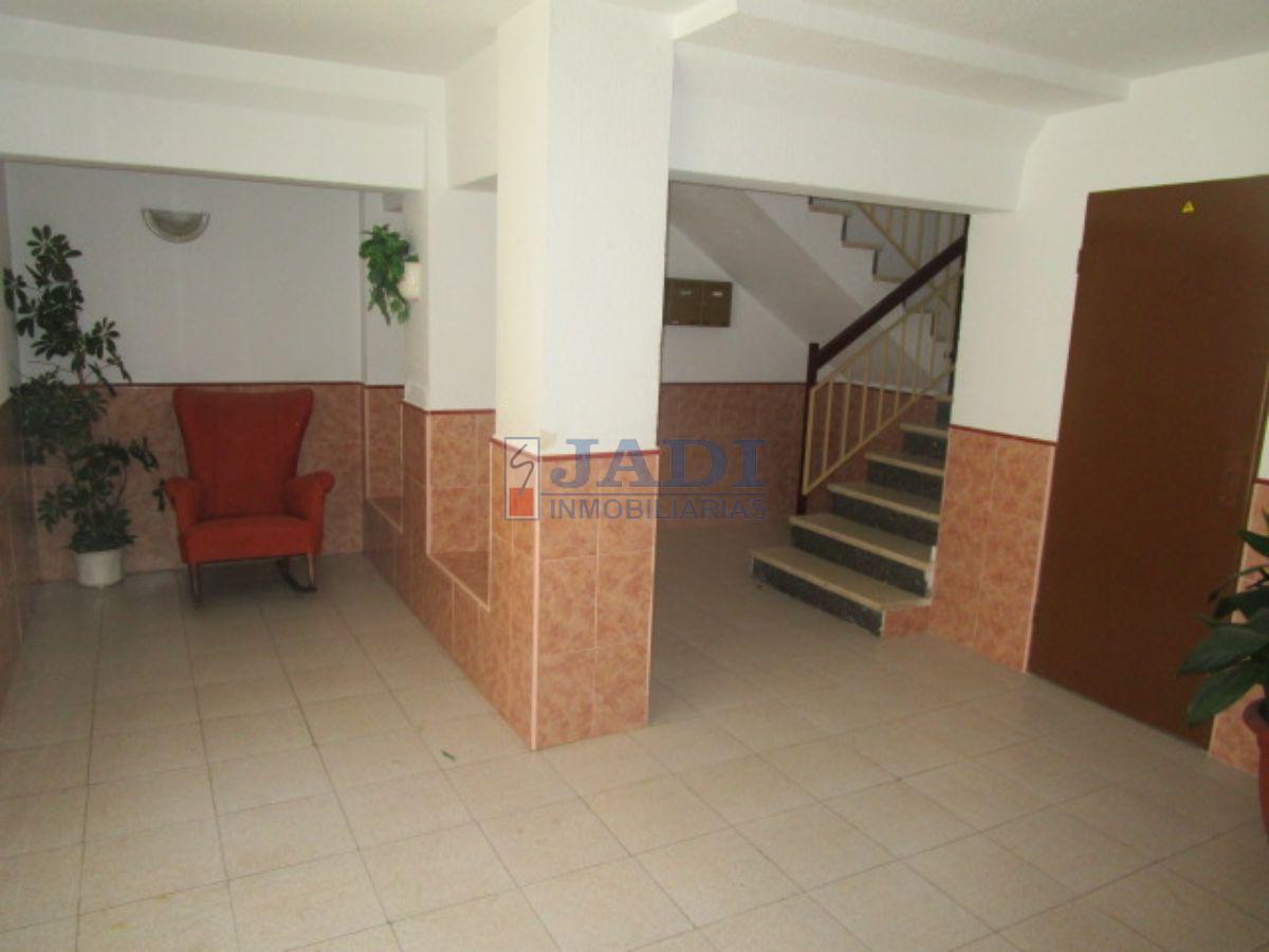 For sale of flat in Valdepeñas