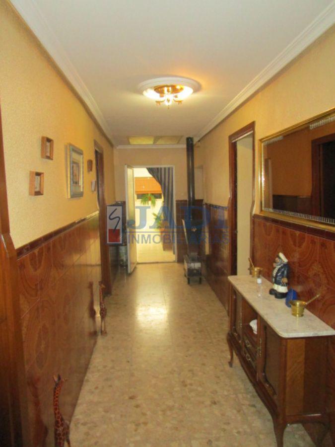 For sale of house in Valdepeñas