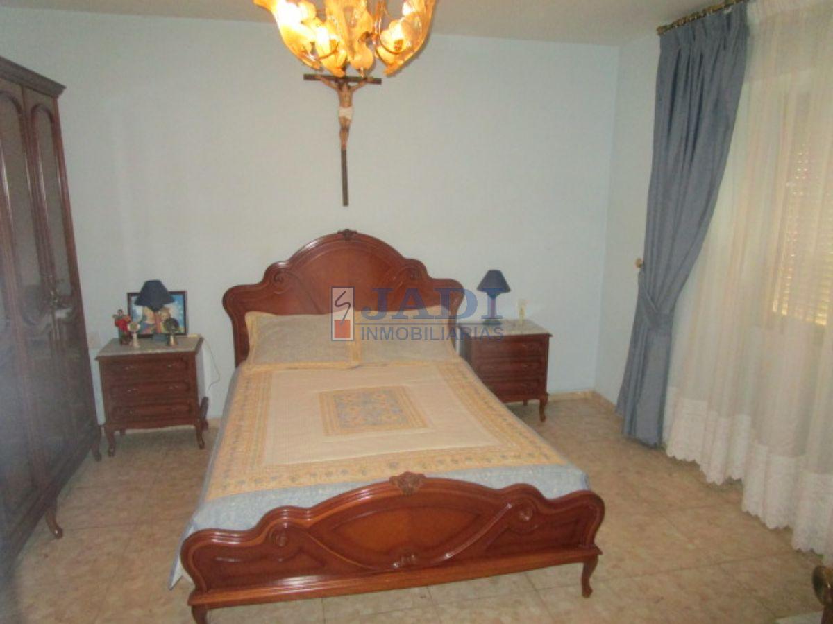 For sale of house in Valdepeñas