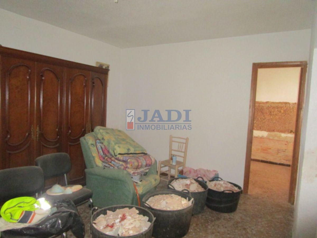 For sale of house in Valdepeñas