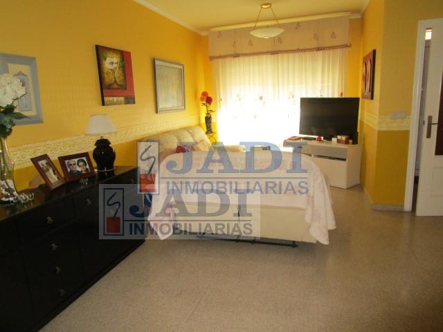 For sale of house in Valdepeñas