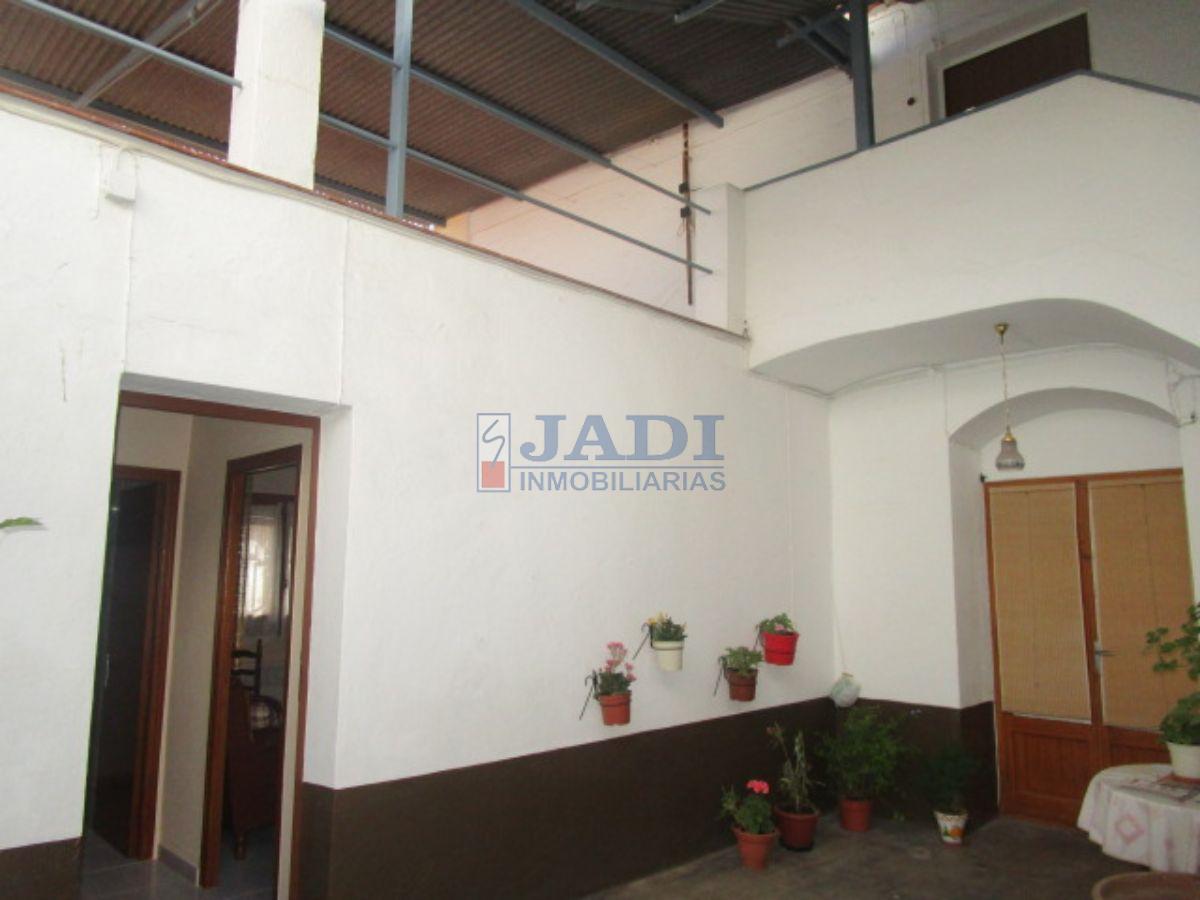 For sale of house in Valdepeñas