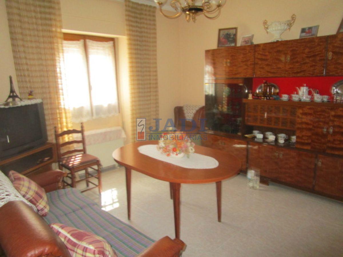 For sale of house in Valdepeñas