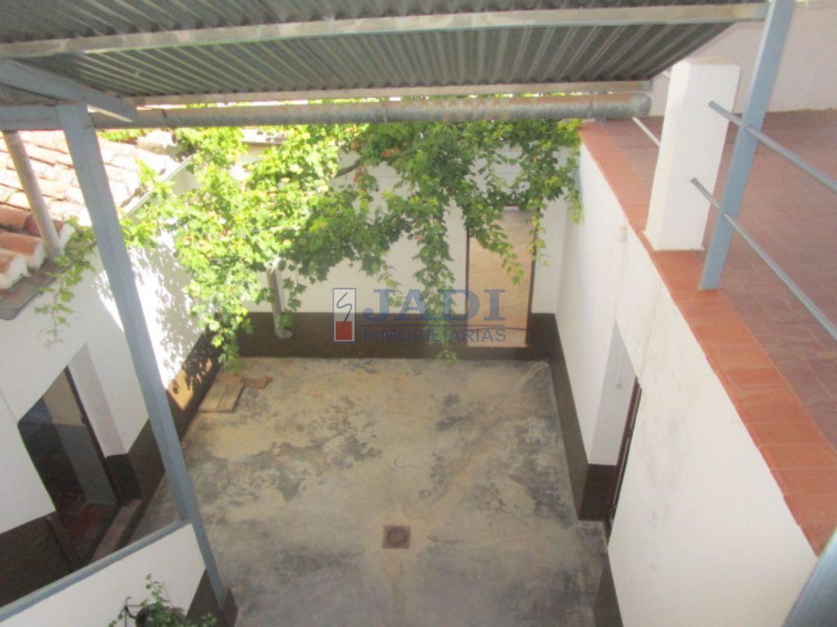 For sale of house in Valdepeñas