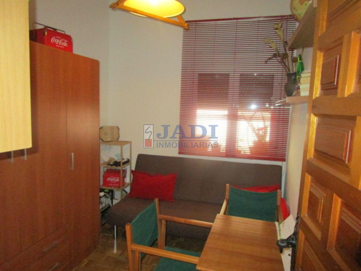 For sale of flat in Valdepeñas