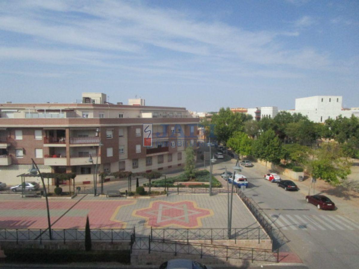 For sale of penthouse in Valdepeñas