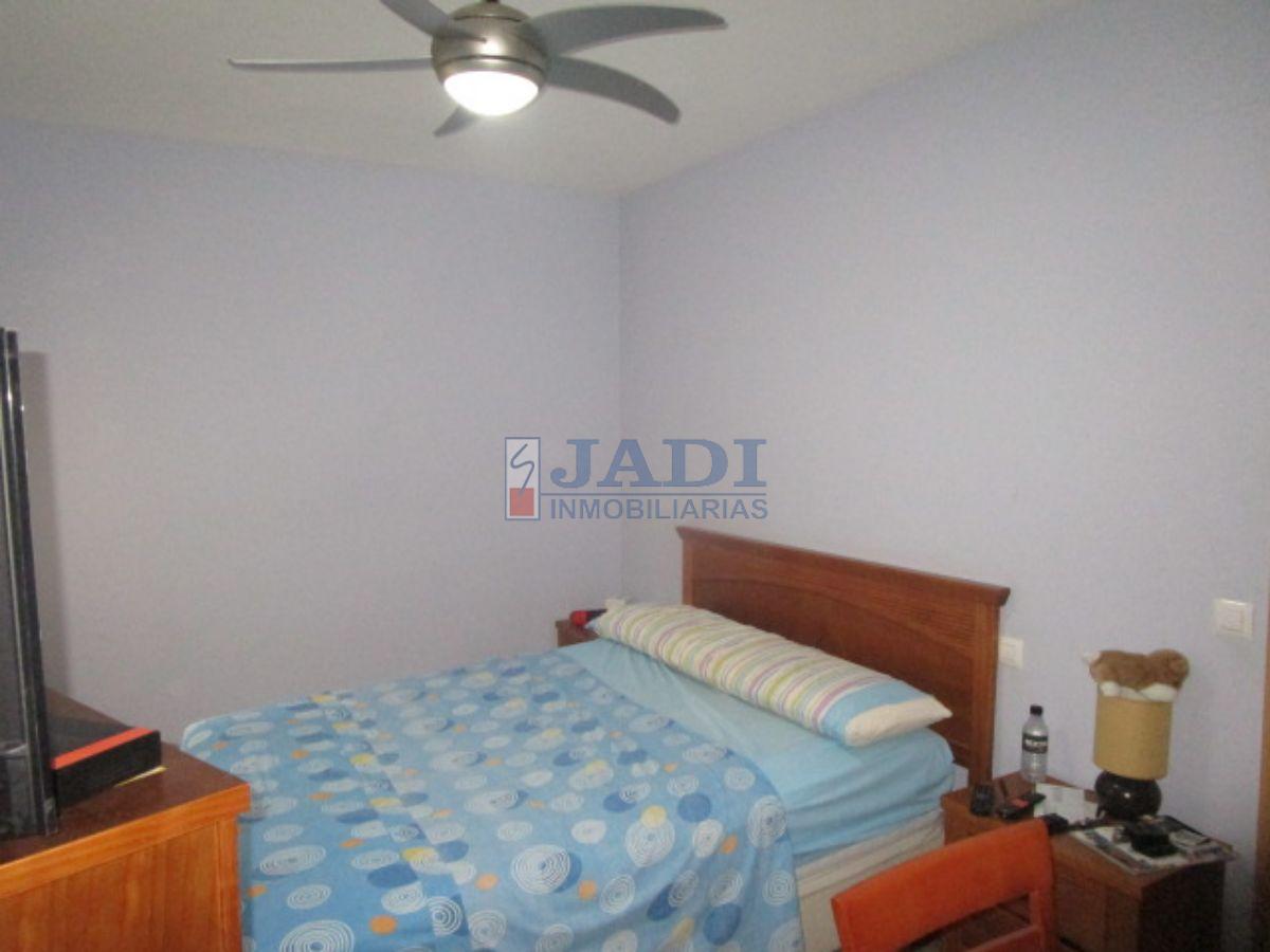 For sale of penthouse in Valdepeñas