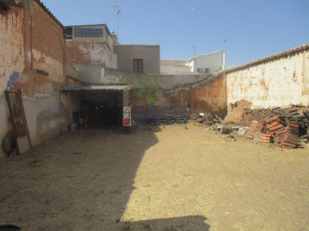 For sale of land in Valdepeñas