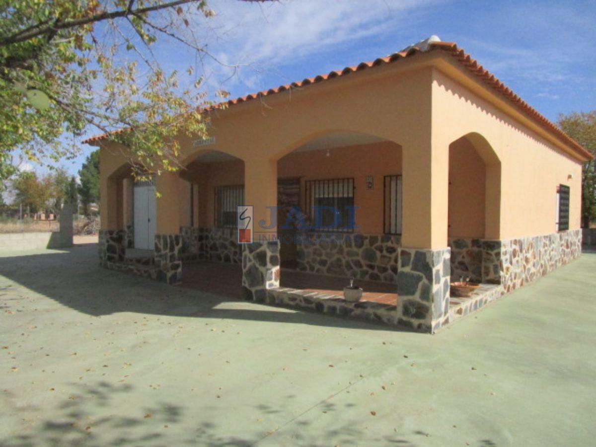 For sale of house in Valdepeñas