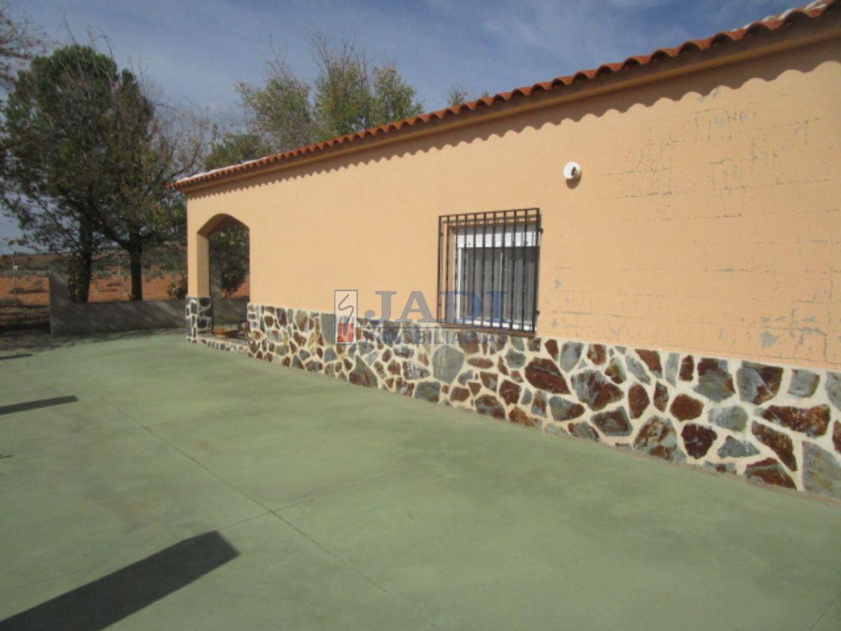 For sale of house in Valdepeñas