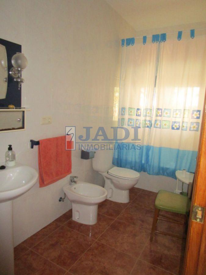 For sale of house in Valdepeñas