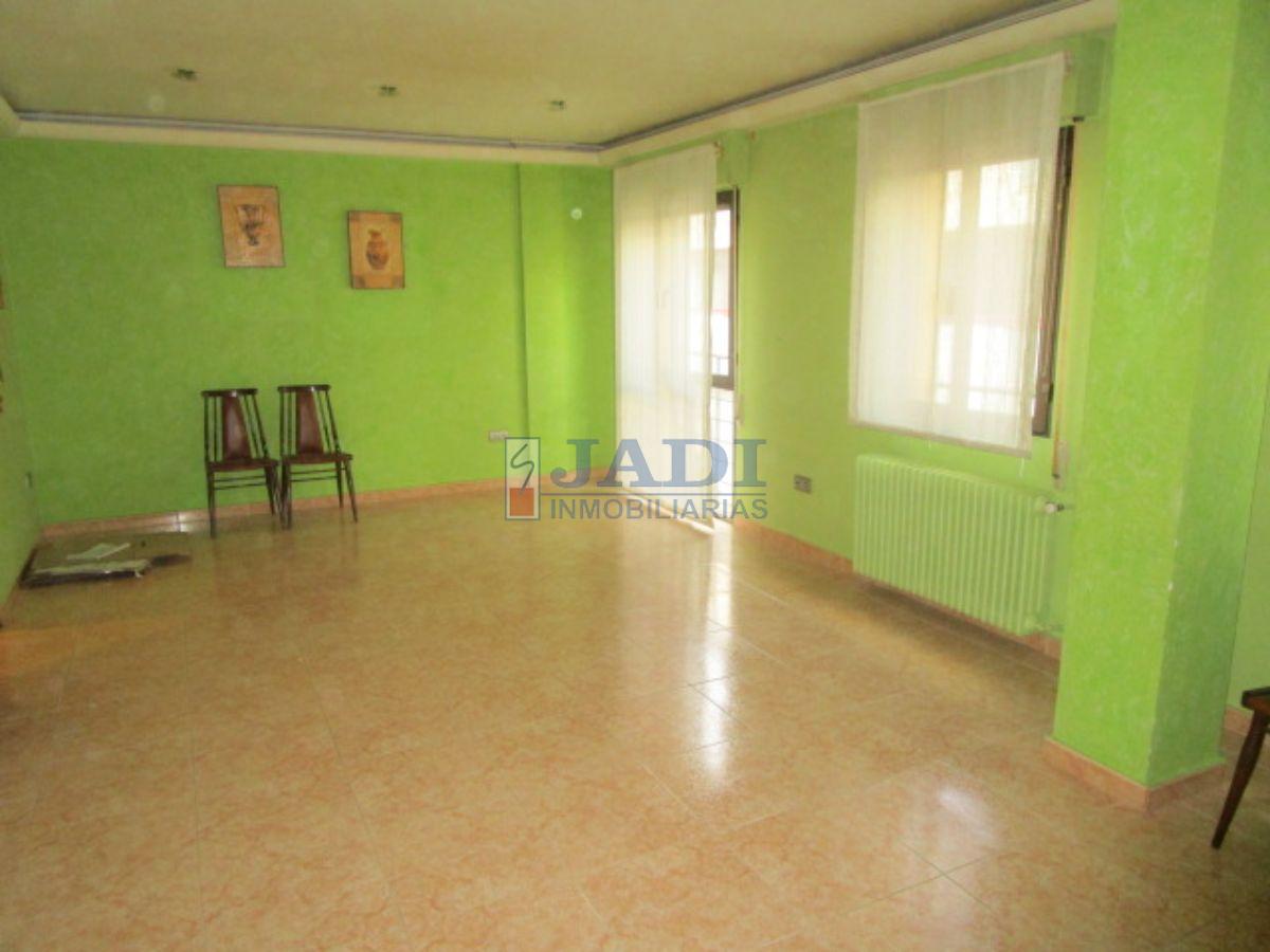 For sale of flat in Valdepeñas