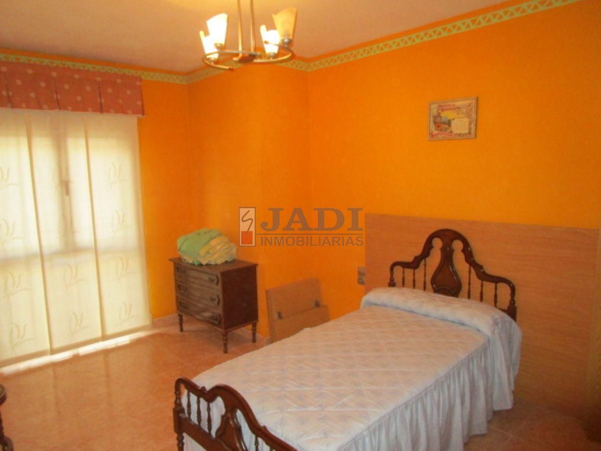 For sale of flat in Valdepeñas