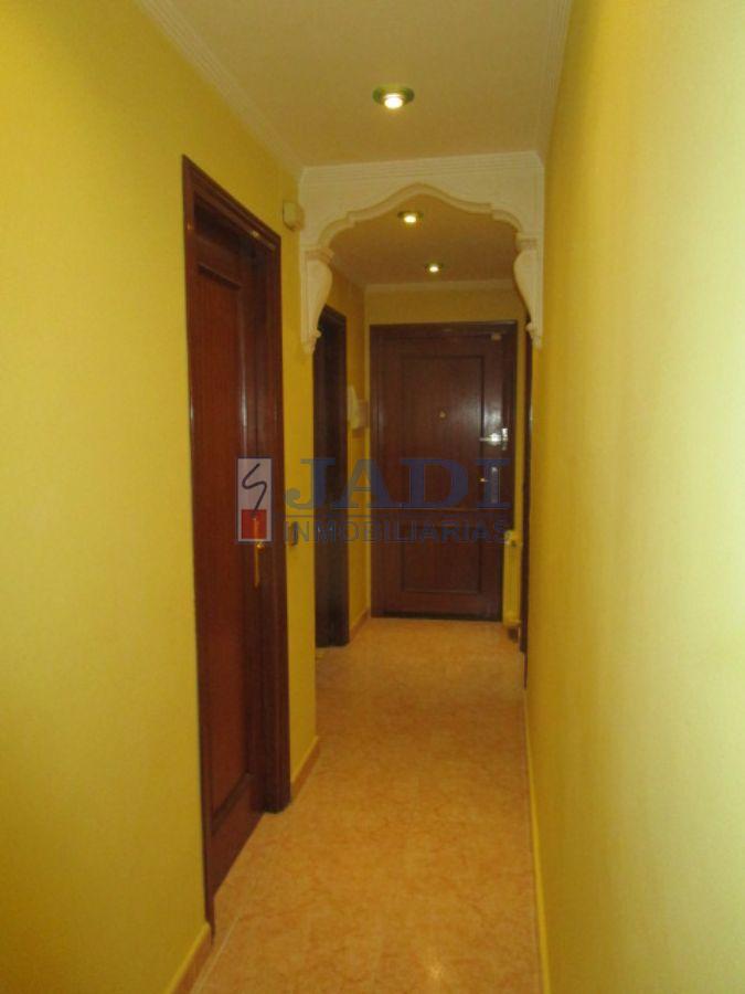 For sale of flat in Valdepeñas