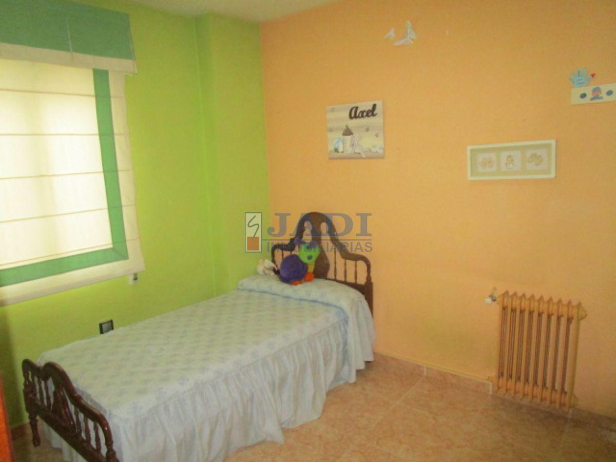 For sale of flat in Valdepeñas