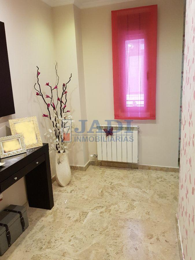 For sale of flat in Valdepeñas