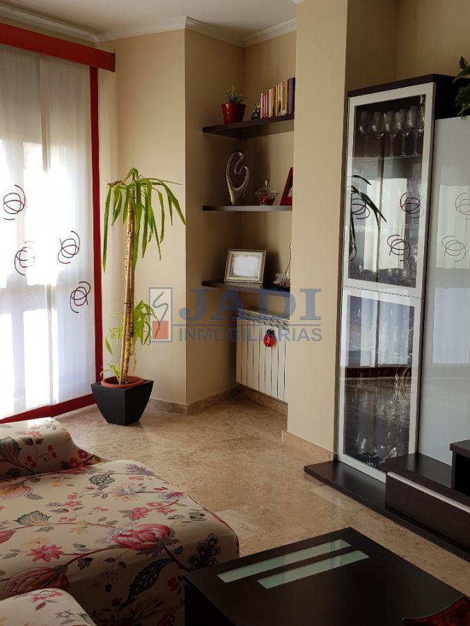 For sale of flat in Valdepeñas