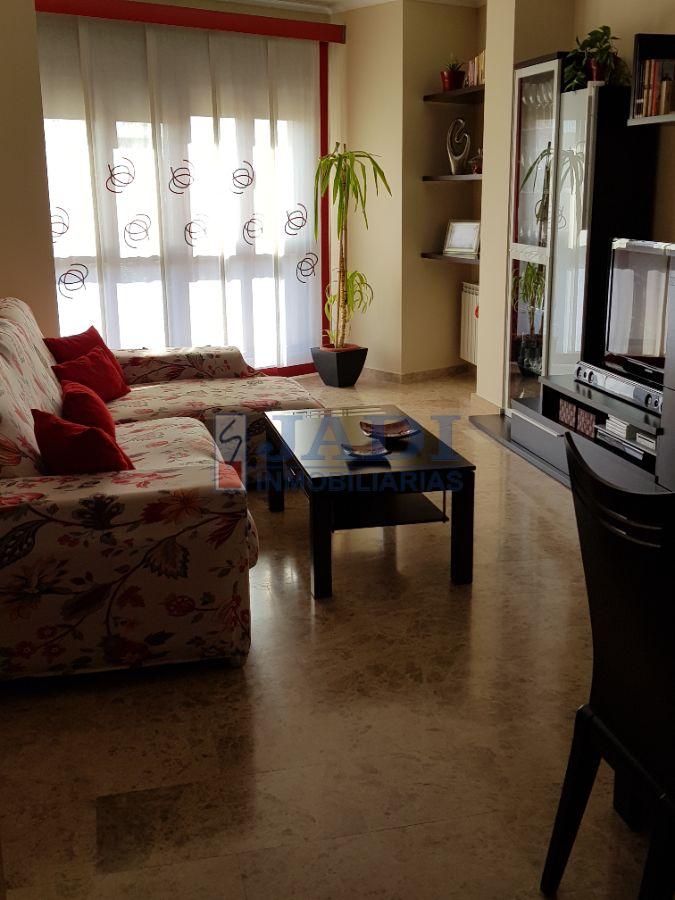 For sale of flat in Valdepeñas